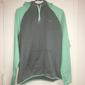 Nike Therma-Fit Hoodie (Size XL)
